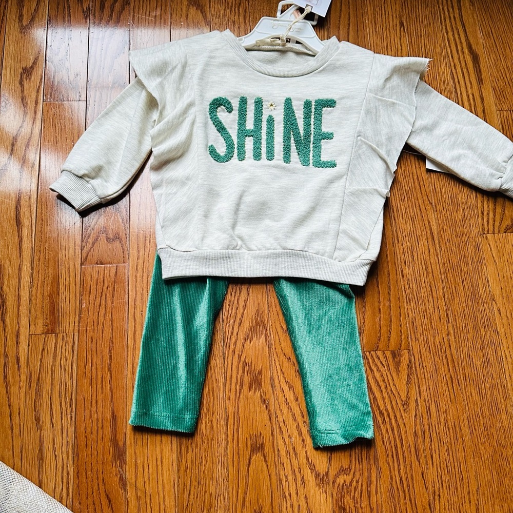 Jessica Simpson Cream and Green Kids Matching Set